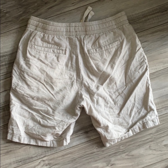 Old navy shorts - Picture 4 of 6